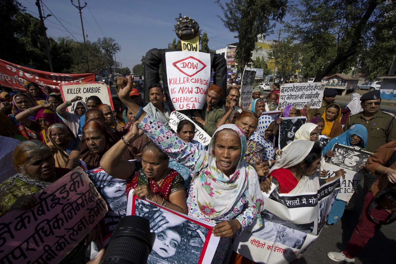 En el aniversario del escapa de gas tóxico en Bhopal (India), la gente salió a la calle pidiendo justicia.  En el aniversario del escapa de gas tóxico en Bhopal (India), la gente salió a la calle pidiendo justicia.