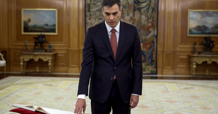 Pedro Sánchez jurando su cargo como Presidente