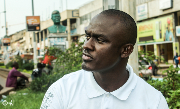 Stéphane Koche, activista LGBTI camerunés