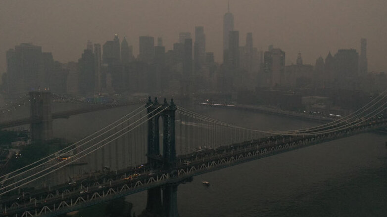 Imágen de Nueva York cubierto de humo por los incendios que se están produciendo en Canadá