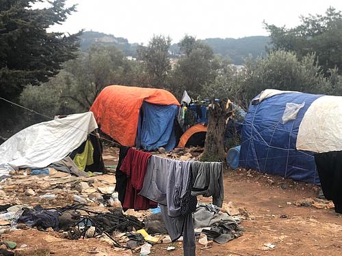 Grecia: Solicitantes de asilo detenidos ilegalmente en nuevo campo financiado por la UE