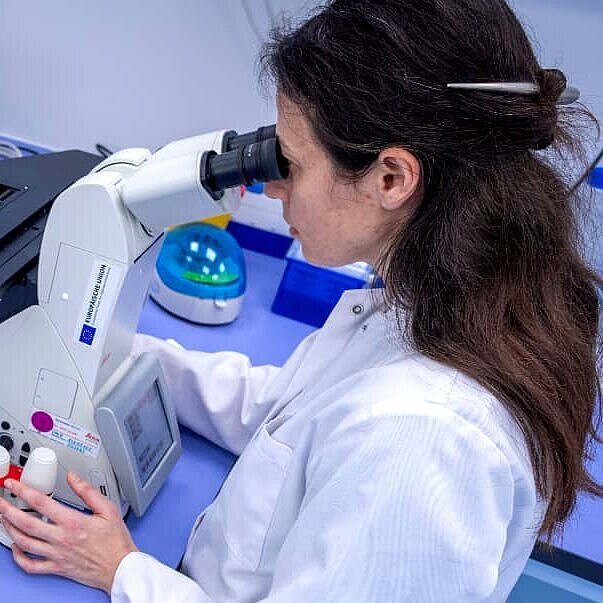 Las mujeres y las niñas en la ciencia