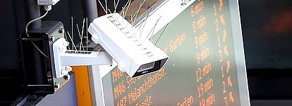 La tecnología de reconocimiento facial también se utiliza en las estaciones de tren, como se puede comprobar en la imagen