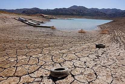EUROPE-WEATHER/SPAIN-DROUGHT El Embalse de La Viñuela (Málaga) casi vacío muestra la escasez de agua.