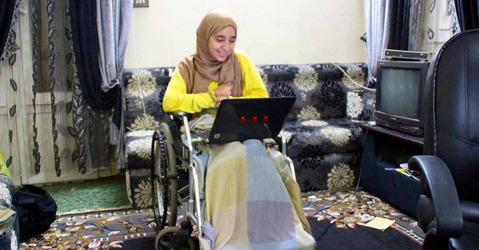 Israa Al Taweel en silla de ruedas
