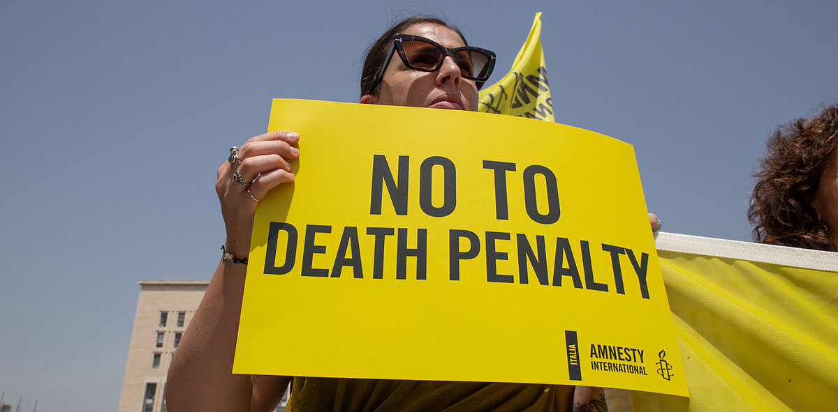 Activistas de AI Italia se manifiestan contra la pena de muerte