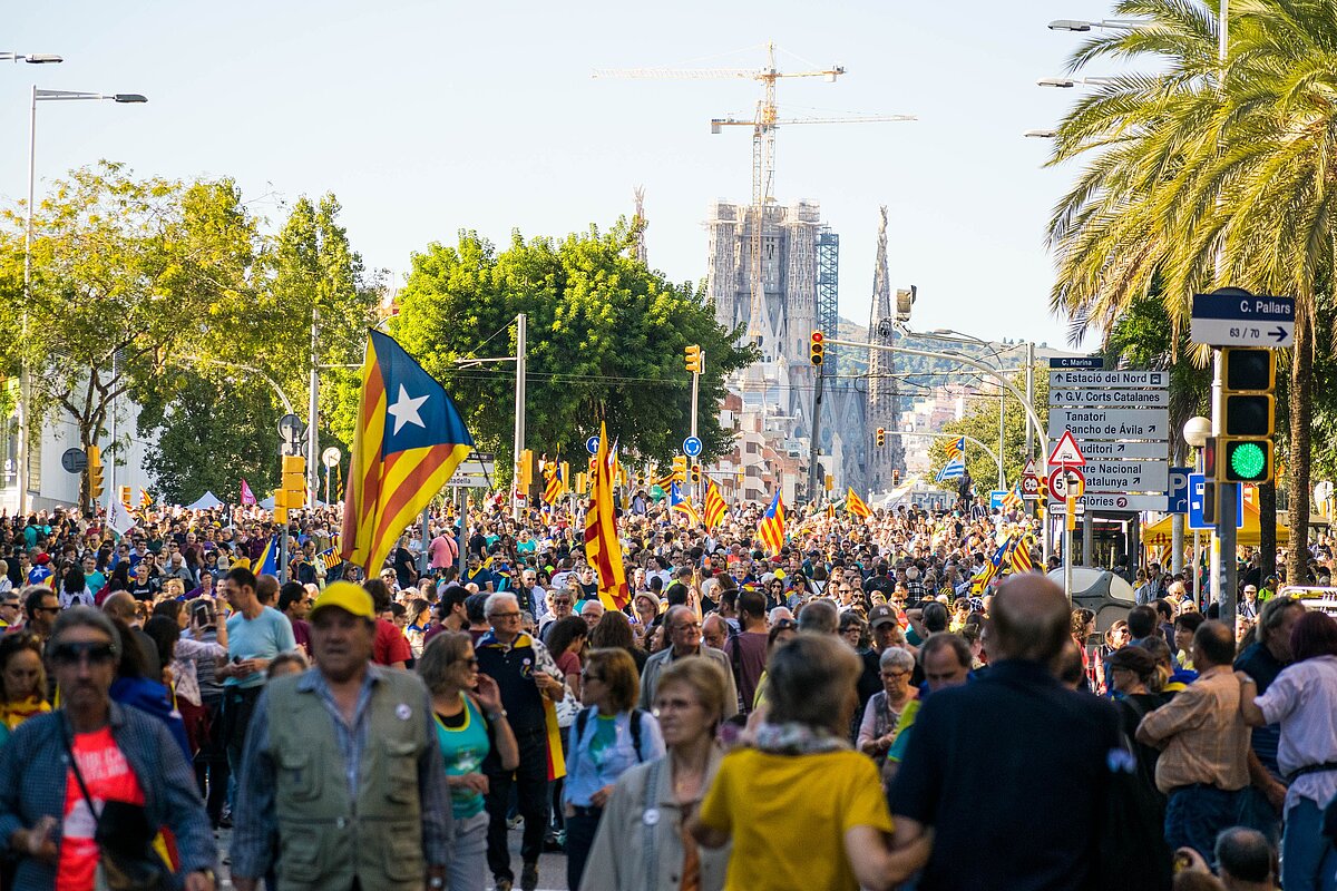 imagen de una manifestación organizada por Tsunami Democràtic en Barcelona en 2019