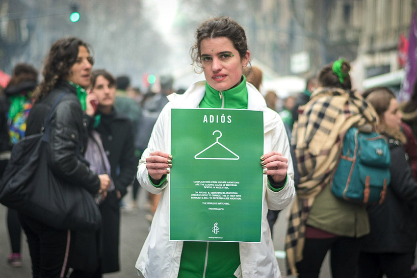 Manifestación a favor del aborto seguro y legal en Argentina