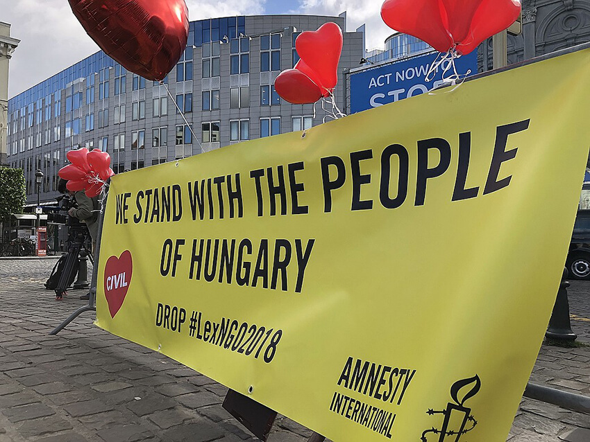 En Hungría los medios estatales decidieron no informar de los contenidos de Amnistía Internacional