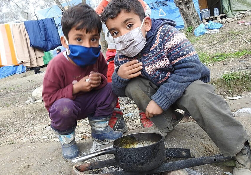 Niños en el campo de refugiados de Moria, en Lesbos, Grecia