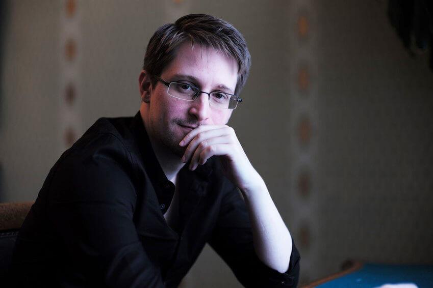 Edward Snowden, periodista