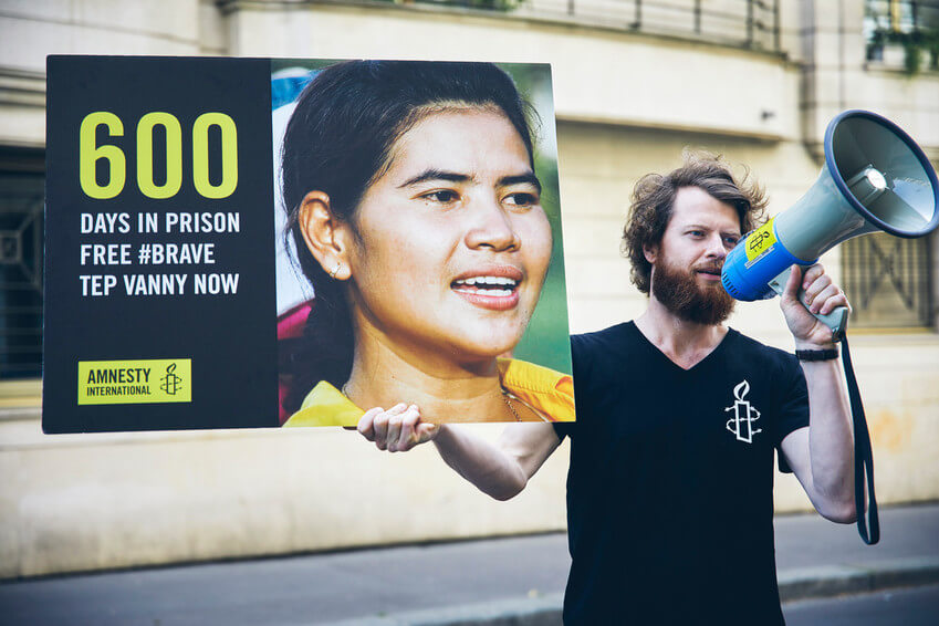 Amnistía Internacional pidiendo la puesta en libertad de Tep Vanny