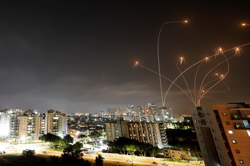 Lanzamiento de misiles de Gaza hacia Israel