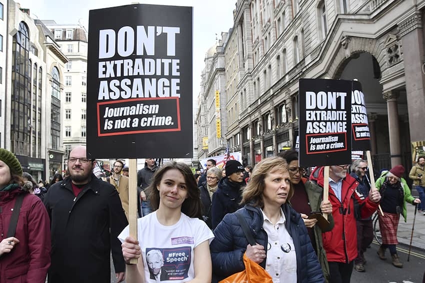 Julian Assange, el fundador de Wikileaks, lleva 10 años encerrado