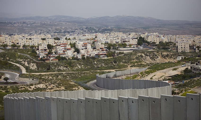 Muro de separación de Israel para limitar el movimiento de la población palestina