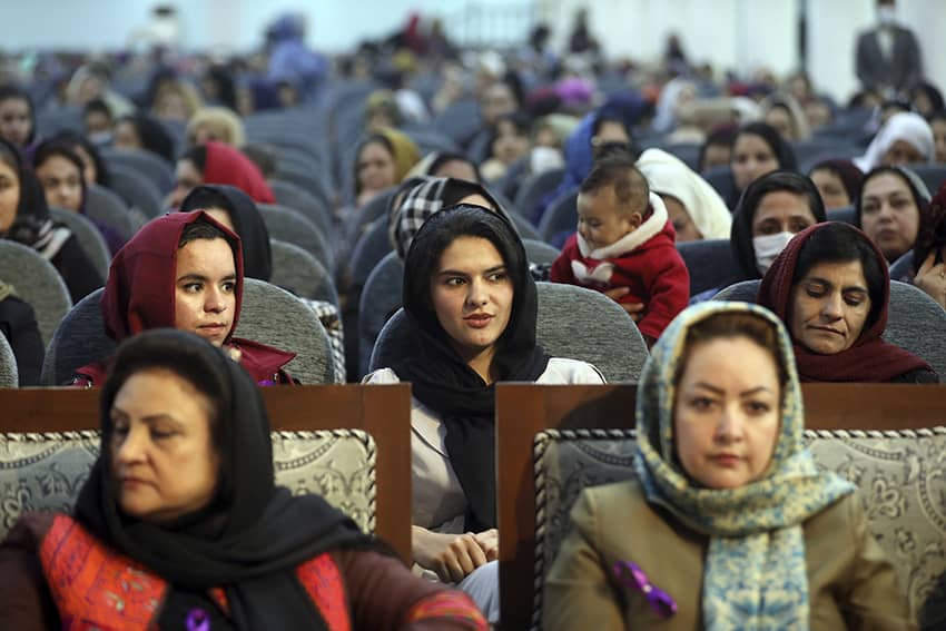 Los derechos de las mujeres y niñas están en juego en Afganistán