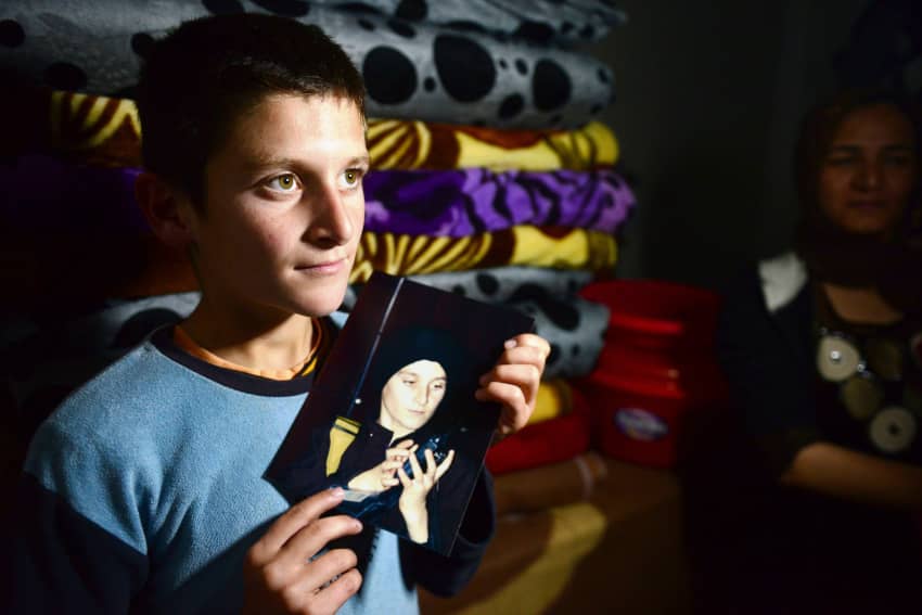 Menor yazidí reclutado por ISIS. La tragedia de los niños y niñas soldado