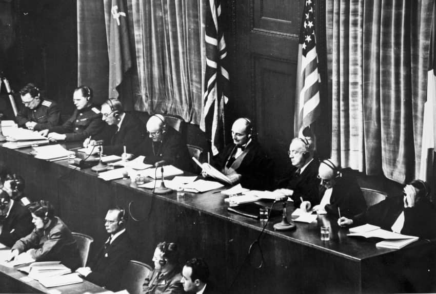 Fiscales en los Juicios de Núremberg de 1946, clave en el desarrollo del derecho internacional tras el genocidio nazi