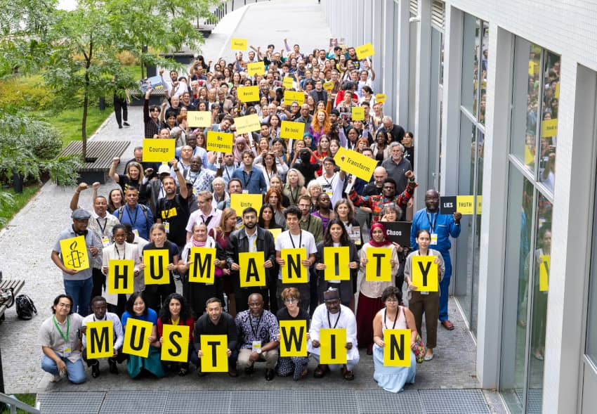 Activistas de Amnistía Internacional en defensa de los derechos humanos